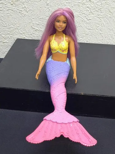 Muñeca Barbie Dreamtopia Diseño Sirenas Color Morado Mate