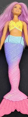 Muñeca Barbie Dreamtopia Diseño Sirenas Color Morado Mate — Coleccionables vintage, años NOW (foto 7)