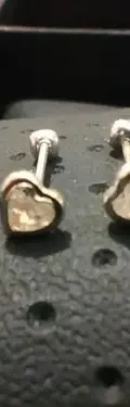 Aretes Broquel Corazón Zirconia Ch En Plata Fina .925 Plateado — Coleccionables vintage (foto 4)