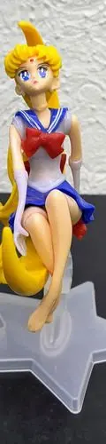 Figura Sailor Moon Con Base De Luna Pvc 15cm — Coleccionables vintage (foto 2)