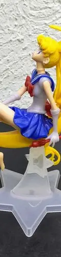 Figura Sailor Moon Con Base De Luna Pvc 15cm — Coleccionables vintage (foto 3)