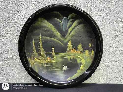 Plato Antiguo Pintado A Mano Paisaje Cisne Óleo Vintage 70s Negro Plato Antiguo Pintado A Mano Paisaje Cisne Al Óleo Vintage Años 70's — Decoración vintage, años 70s