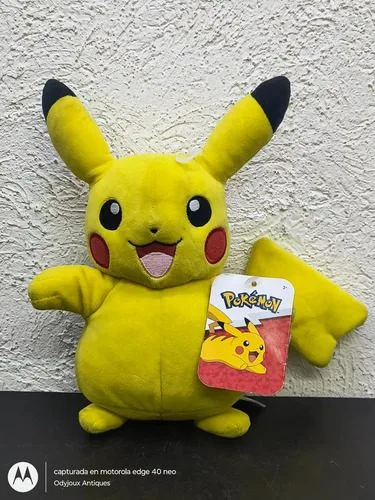 Peluche Pokémon Pikachu Nintendo Game Freak 2024 Original Amarillo — Gaming vintage, años NOW