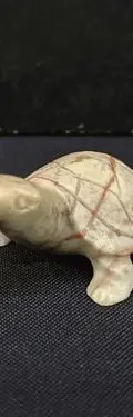 Figura Decorativa Mini Tortuga Tallada A Mano En Mármol Coral — Decoración vintage (foto 2)