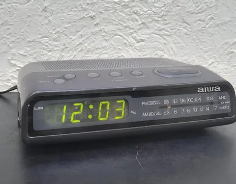Radio Reloj Am/fm Aiwa Vintage Digital Fr-a25 Clock Radio Negro