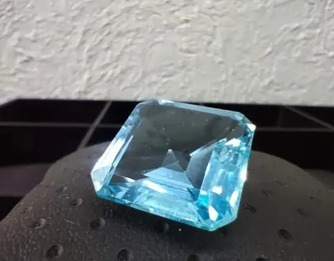Piedra Aguamarina Sintética 1.8cm Cuadrada Para Montar  Azul Claro