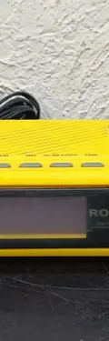 Radio Reloj Digital Romy Am/fm Ae215 Vintage No Sirve Repara Amarillo — Audio vintage, años 80s (foto 2)