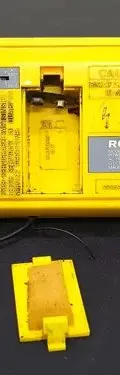 Radio Reloj Digital Romy Am/fm Ae215 Vintage No Sirve Repara Amarillo — Audio vintage, años 80s (foto 9)