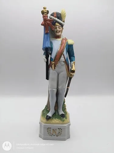Estatua D Porcelana Soldado Napoleonico Ispada De Toledo 70s Azul Y Blanco — Decoración vintage, años 70s