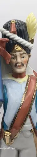 Estatua D Porcelana Soldado Napoleonico Ispada De Toledo 70s Azul Y Blanco — Decoración vintage, años 70s (foto 2)