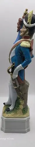 Estatua D Porcelana Soldado Napoleonico Ispada De Toledo 70s Azul Y Blanco — Decoración vintage, años 70s (foto 9)