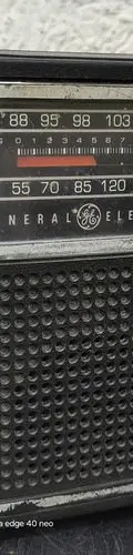Radio Portátil Antiguo General Electric 7-2500a Am/fm Trans — Audio vintage, años 60s