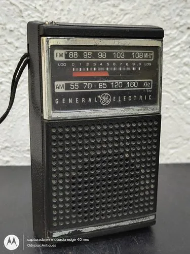 Radio Portátil Antiguo General Electric 7-2500a Am/fm Trans — Audio vintage, años 60s