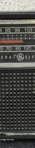 Radio Portátil Antiguo General Electric 7-2500a Am/fm Trans — Audio vintage, años 60s (foto 2)