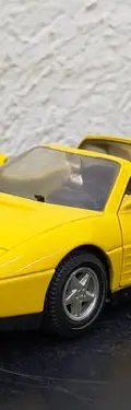 Ferrari 348 Mira Hecho En España 1989 Escala 1/24 Retro Amarillo — Decoración vintage, años 80s