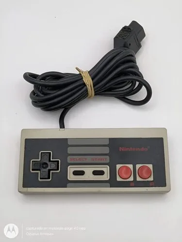 Control Para Nintendo Nes De 1985 Retro Original Usado Gris — Gaming vintage, años 80s