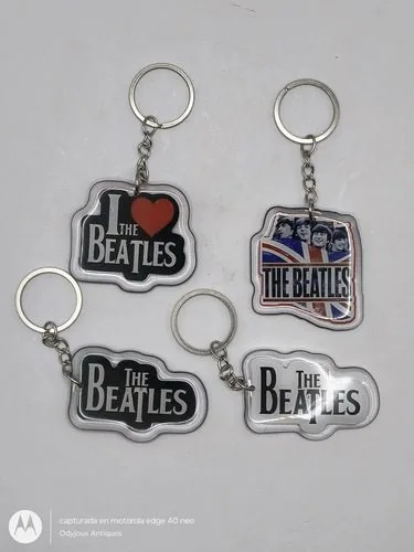 Set 4-pack Llaveros Retro The Beatles D Colección Grupo Rock Negro Blanco Azul/rojo — Coleccionables vintage