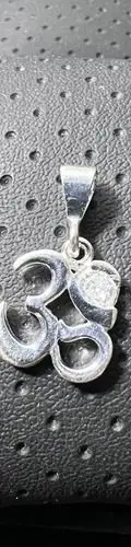 Dije Om Con Zirconia En Plata Fina.925 De 1.6cm Plateado — Coleccionables vintage (foto 2)