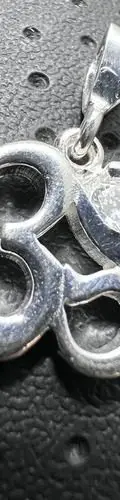 Dije Om Con Zirconia En Plata Fina.925 De 1.6cm Plateado — Coleccionables vintage (foto 3)