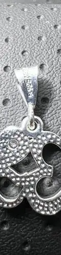 Dije Om Con Zirconia En Plata Fina.925 De 1.6cm Plateado — Coleccionables vintage (foto 8)