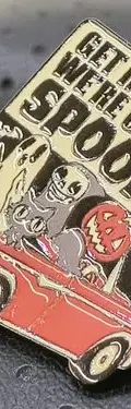 Pin/broche Get In, Losers We're Getting Spooky Terror Metal Rojo Pin/broche Get In, Losers We're Getting Spooky Terror Metal 2.7cm — Coleccionables vintage, años NOW (foto 2)