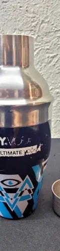 Shaker Mezclador De Bebidas Sky Vodka Acero Inox Colección  Plateado — Coleccionables vintage (foto 5)
