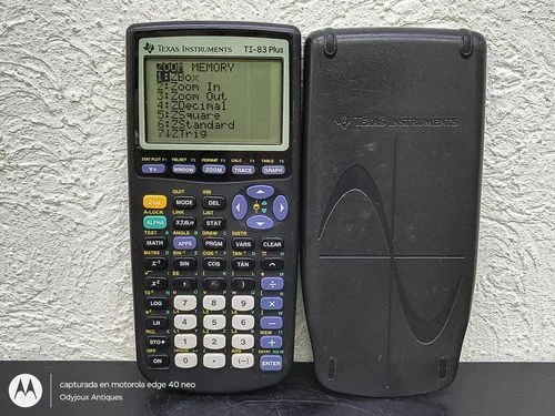 Calculadora Gráfica Texas Instruments Ti-83 Plus Color Negro Negro — Tech vintage, años NOW