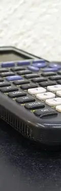 Calculadora Gráfica Texas Instruments Ti-83 Plus Color Negro Negro — Tech vintage, años NOW (foto 9)