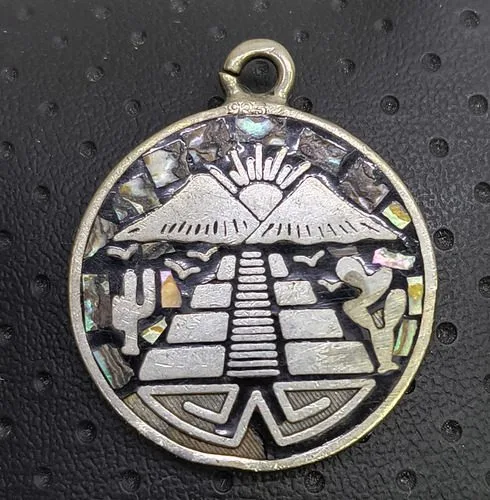 Dije Pirámide Y Calendario Azteca En Plata Ley .925 Abulon Plateado — Coleccionables vintage