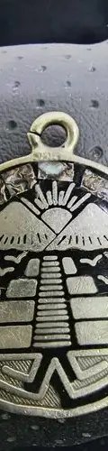 Dije Pirámide Y Calendario Azteca En Plata Ley .925 Abulon Plateado — Coleccionables vintage (foto 3)