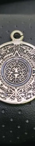 Dije Pirámide Y Calendario Azteca En Plata Ley .925 Abulon Plateado — Coleccionables vintage (foto 4)