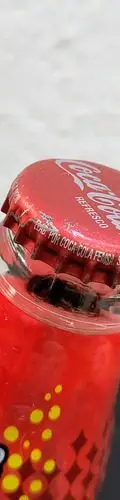 Mini Botella Coca Cola Hay Que Besarse Más Práctica Año 2005 — Coleccionables vintage, años NOW (foto 9)