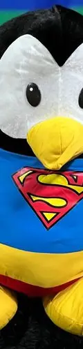 Peluche Pingüino Superman Gigante Six Flags 90cm Dc Comics Negro Con Azul Y Rojo — Coleccionables vintage, años NOW