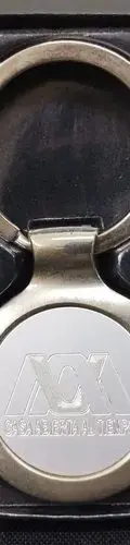 Llavero Metálico Uam  Casa Abierta Al Tiempo  Orgullosamente Plateado — Coleccionables vintage