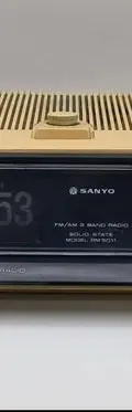 Radio Reloj Sanyo Rm5011 Vintage De Los Años 70s Con Detalle Beige Beige — Audio vintage, años 70s (foto 4)