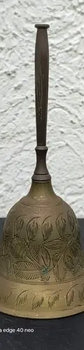Campana Antigua De Latón Macizo Grabada Hindú Vintage 13cm — vintage México (foto 2)