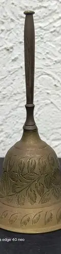 Campana Antigua De Latón Macizo Grabada Hindú Vintage 13cm — vintage México (foto 3)
