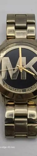 Reloj Michael Kors Mk6255 Dorado Metálico Con Detalle Orig Dorado Negro
