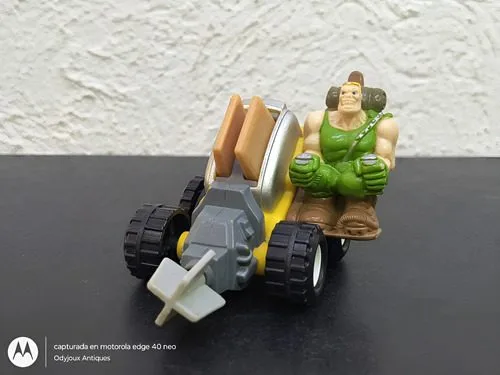 Figura Brick Bazooka Small Soldiers Promo Burger King 2008 Amarillo — Coleccionables vintage, años NOW
