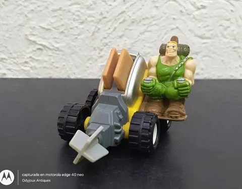 Figura Brick Bazooka Small Soldiers Promo Burger King 2008 Amarillo