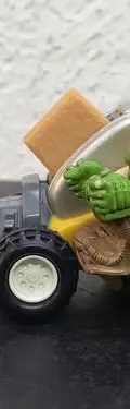 Figura Brick Bazooka Small Soldiers Promo Burger King 2008 Amarillo — Coleccionables vintage, años NOW (foto 3)