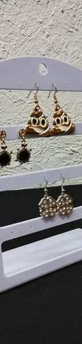 Exhibidor De Aretes Placa Blanco De Acrílico 19cm Lote 16pzs Blanco — Coleccionables vintage