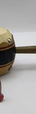 Tamborcito Giratorio Artesanal De Madera Juguete Antiguo Marrón Claro — Coleccionables vintage (foto 3)