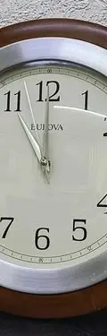 Reloj Bulova De Pared Clocks Vintage Retro Madera C4228 Chocolate Blanco — vintage México (foto 3)