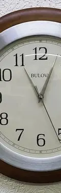 Reloj Bulova De Pared Clocks Vintage Retro Madera C4228 Chocolate Blanco — vintage México (foto 8)