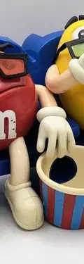 Dispensador De Lunetas M&m's Sala De Cine 3d Sillón Retro 2 — Video vintage (foto 10)