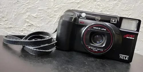 Cámara Minolta Freedom Tele Film 38mm Para Checar Negro — Tech vintage, años 90s