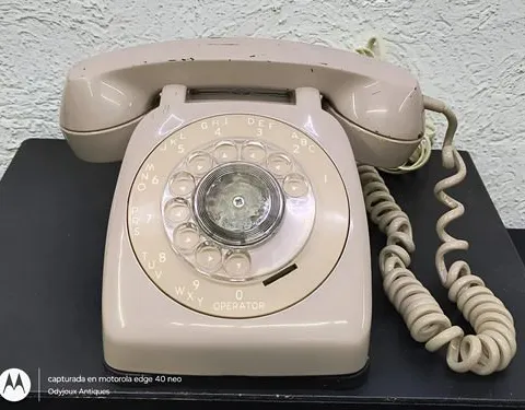 Teléfono Antiguo Monophone Rosa De Disco Vintage Usa 70's Rosa Claro