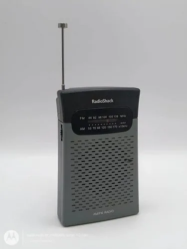 Radio De Colección Radioshack Portátil Am/fm Mod.1200586 Gris Con Negro — Audio vintage, años 90s