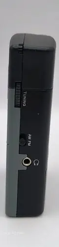 Radio De Colección Radioshack Portátil Am/fm Mod.1200586 Gris Con Negro — Audio vintage, años 90s (foto 3)